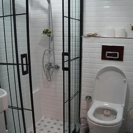Beyoglu'nda Tarihi Apartamento