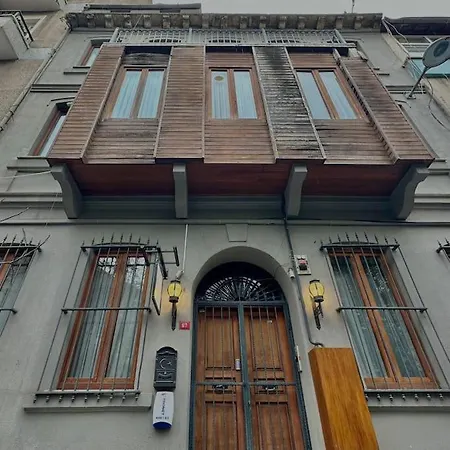 Beyoglu'nda Tarihi Διαμέρισμα