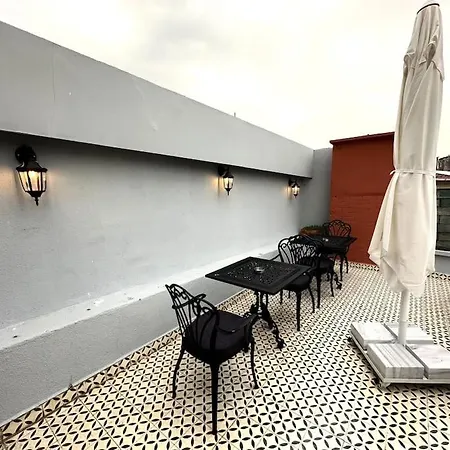 Beyoglu'nda Tarihi Apartmán *