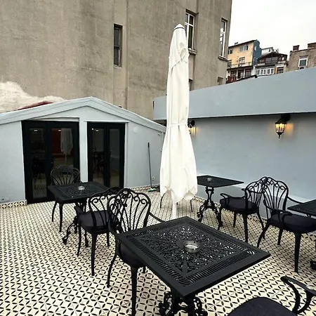 Beyoglu'nda Tarihi *